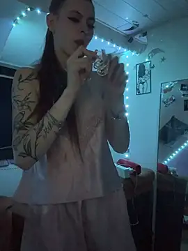 Snapshot of Lina-420 chatting on May 29, 8:07 pm Lina-420 online show from May 29, 8:07 pm