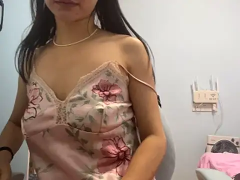 Snapshot of Xixi-bb chatting on May 4, 10:33 am Xixi-bb online show from May 4, 10:33 am