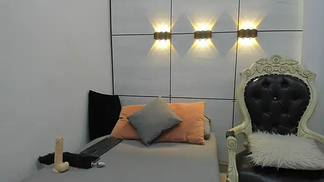 Snapshot of Daphne_Leia chatting on May 2, 7:30 pm Daphne Leia online show from May 2, 7:30 pm