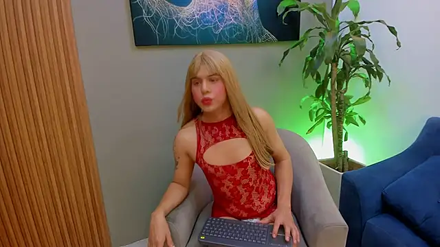 Snapshot of Daphne_Leia chatting on May 29, 8:51 pm Daphne Leia online show from May 29, 8:51 pm