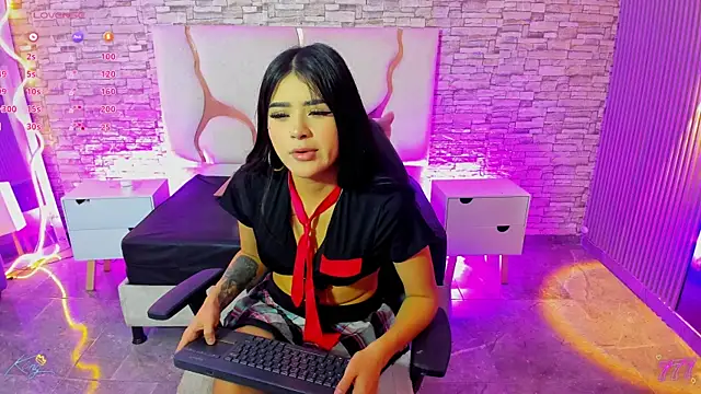 Snapshot of isis_tay1 chatting on May 29, 3:15 am isis tay1 online show from May 29, 3:15 am