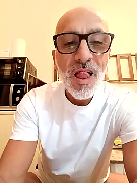 circusmale online show from May 17, 11:34 pm