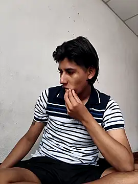 Snapshot of Ericef chatting on May 1, 4:33 pm Ericef online show from May 1, 4:33 pm
