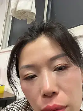 Snapshot of milkwine chatting on May 23, 6:12 pm milkwine online show from May 23, 6:12 pm