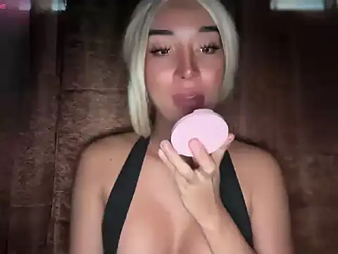 Snapshot of Maria_magdalena11 chatting on July 11, 7:00 am Maria magdalena11 online show from July 11, 7:00 am