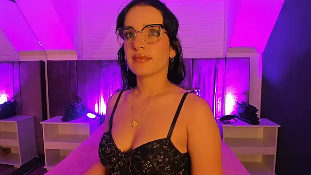 Snapshot of Azahara_18 chatting on May 4, 11:34 pm Azahara 18 online show from May 4, 11:34 pm