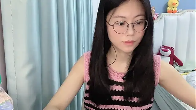 Snapshot of Luna-666 chatting on April 28, 10:53 am Luna-666 online show from April 28, 10:53 am