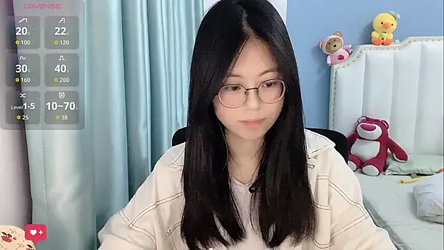 Snapshot of Luna-666 chatting on April 29, 11:25 am Luna-666 online show from April 29, 11:25 am