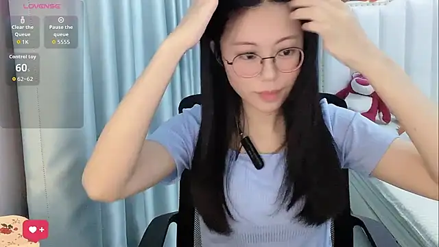 Snapshot of Luna-666 chatting on May 5, 3:31 pm Luna-666 online show from May 5, 3:31 pm