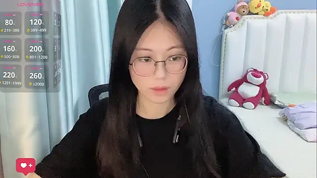 Snapshot of Luna-666 chatting on May 10, 4:01 pm Luna-666 online show from May 10, 4:01 pm