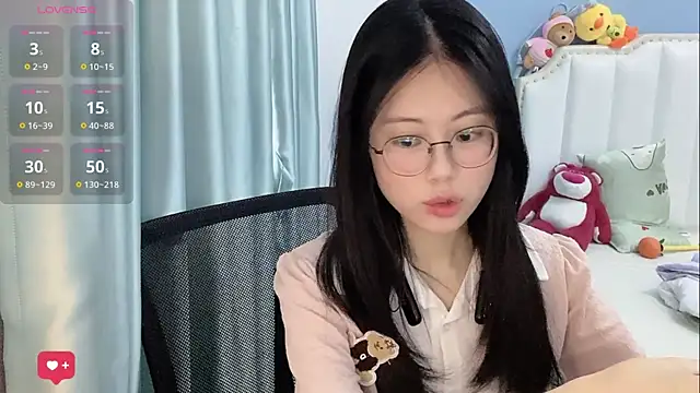 Snapshot of Luna-666 chatting on May 11, 10:07 pm Luna-666 online show from May 11, 10:07 pm
