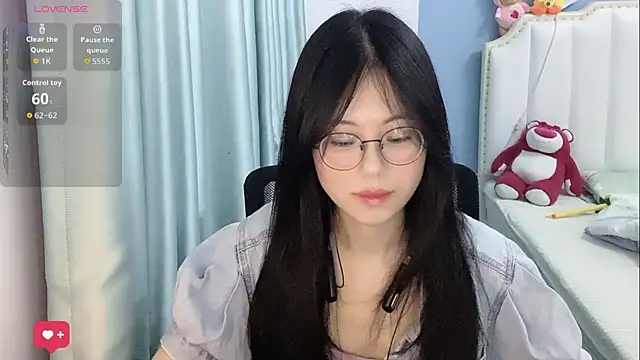 Snapshot of Luna-666 chatting on May 21, 12:56 pm Luna-666 online show from May 21, 12:56 pm