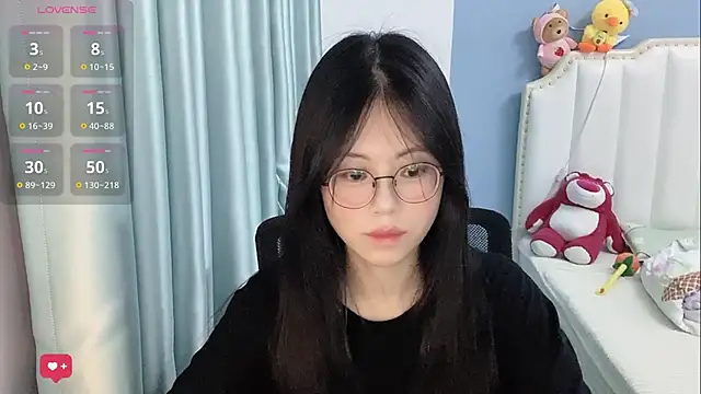 Snapshot of Luna-666 chatting on May 25, 2:12 pm Luna-666 online show from May 25, 2:12 pm
