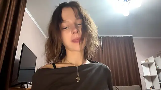 asunasue online show from May 7, 11:43 pm