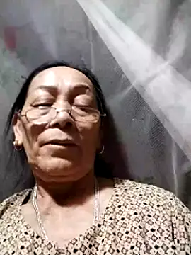 Snapshot of mouth22 chatting on May 1, 12:54 pm mouth22 online show from May 1, 12:54 pm