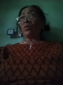 Snapshot of mouth22 chatting on May 18, 5:57 am mouth22 online show from May 18, 5:57 am