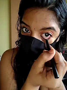 Snapshot of vanika2000 chatting on April 27, 7:28 am vanika2000 online show from April 27, 7:28 am