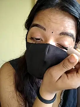 Snapshot of vanika2000 chatting on May 18, 6:08 am vanika2000 online show from May 18, 6:08 am