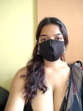 Snapshot of vanika2000 chatting on May 25, 3:45 am vanika2000 online show from May 25, 3:45 am