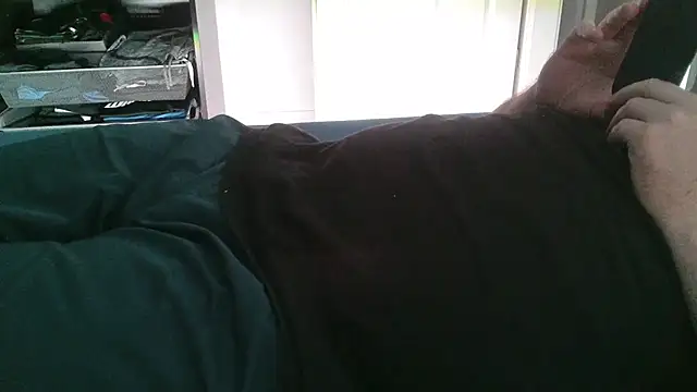 Snapshot of horny-bear89 chatting on May 25, 9:10 pm horny-bear89 online show from May 25, 9:10 pm