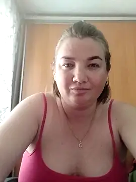 Snapshot of MiyaOlliver chatting on May 8, 2:33 pm MiyaOlliver online show from May 8, 2:33 pm