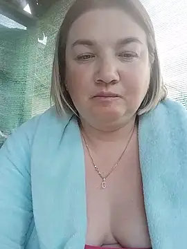 Snapshot of MiyaOlliver chatting on May 21, 4:25 pm MiyaOlliver online show from May 21, 4:25 pm