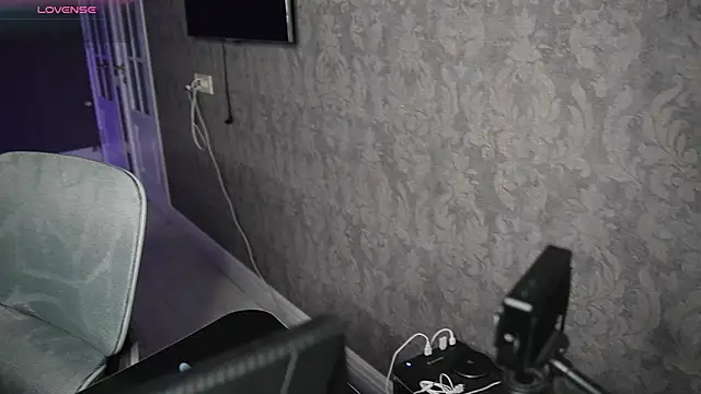 Snapshot of Kofimoon chatting on May 12, 9:34 pm Kofimoon online show from May 12, 9:34 pm