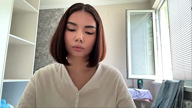 MarylnMonnier online show from May 23, 8:40 am