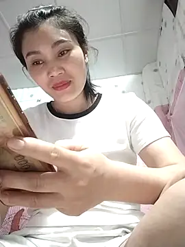 Snapshot of Sary_Naughty chatting on May 4, 6:15 pm Sary Naughty online show from May 4, 6:15 pm