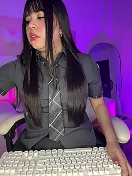 Snapshot of iEmily_ chatting on May 9, 1:55 am iEmily online show from May 9, 1:55 am