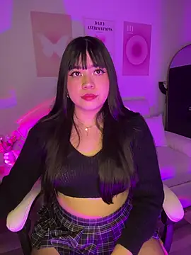 Snapshot of iEmily_ chatting on May 17, 1:25 am iEmily online show from May 17, 1:25 am