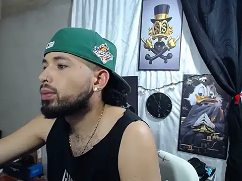 Snapshot of camilorestrepo77 chatting on April 26, 6:49 pm camilorestrepo77 online show from April 26, 6:49 pm