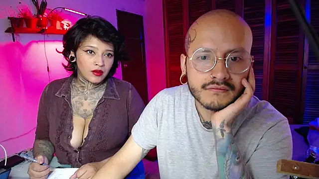 Snapshot of realhomesex chatting on May 7, 1:55 am realhomesex online show from May 7, 1:55 am