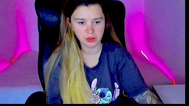 Snapshot of Natali_Secret chatting on June 12, 4:17 pm Natali Secret online show from June 12, 4:17 pm