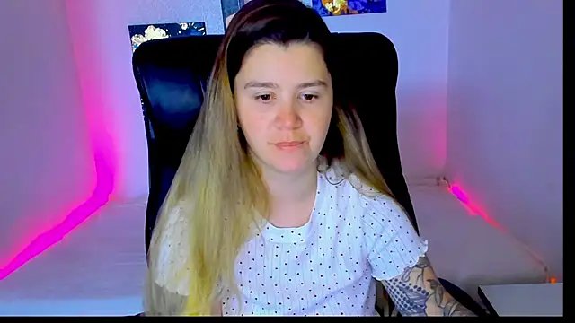 Snapshot of Natali_Secret chatting on June 18, 9:47 am Natali Secret online show from June 18, 9:47 am