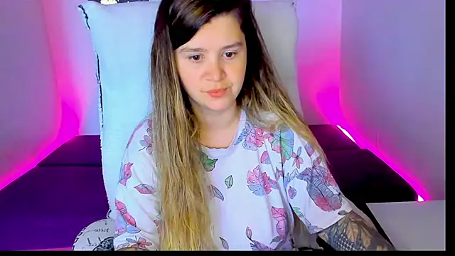 Snapshot of Natali_Secret chatting on June 22, 1:19 pm Natali Secret online show from June 22, 1:19 pm