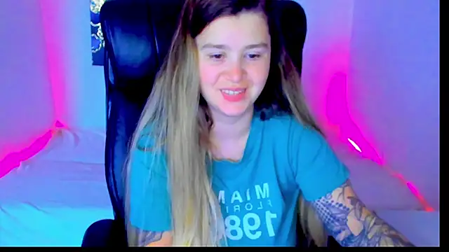 Snapshot of Natali_Secret chatting on July 4, 12:44 pm Natali Secret online show from July 4, 12:44 pm