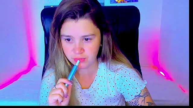 Snapshot of Natali_Secret chatting on August 4, 9:56 am Natali Secret online show from August 4, 9:56 am