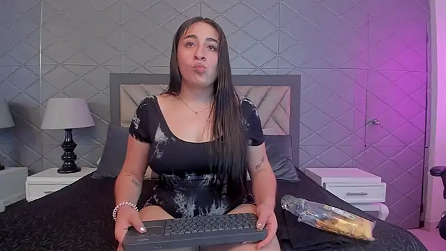 CharyLin online show from May 22, 4:41 am