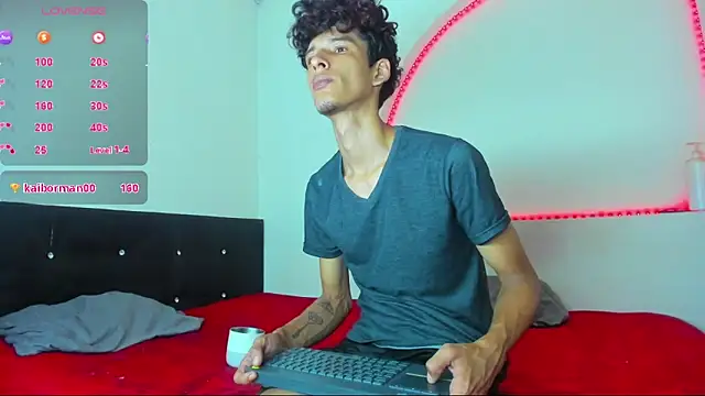 liammendoza98 online show from May 13, 12:02 pm