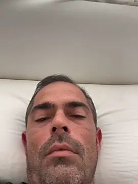 Snapshot of Riccardo86xx chatting on May 1, 1:37 pm Riccardo86xx online show from May 1, 1:37 pm