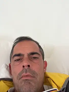 Snapshot of Riccardo86xx chatting on May 2, 1:38 pm Riccardo86xx online show from May 2, 1:38 pm