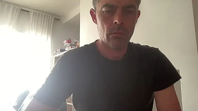 Snapshot of Riccardo86xx chatting on May 3, 1:50 pm Riccardo86xx online show from May 3, 1:50 pm