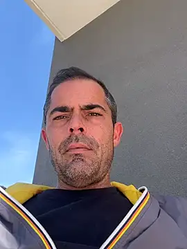 Snapshot of Riccardo86xx chatting on May 4, 7:59 am Riccardo86xx online show from May 4, 7:59 am