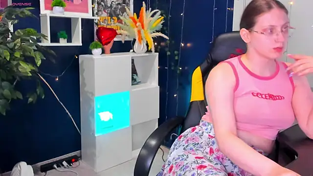 Snapshot of Queen_Milena chatting on May 20, 11:05 am Queen Milena online show from May 20, 11:05 am