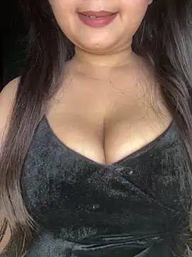 Snapshot of Naughty_pooja44 chatting on May 7, 10:09 am Naughty pooja44 online show from May 7, 10:09 am