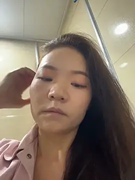 xiaochengzi505 online show from May 9, 1:00 am