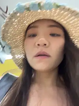 xiaochengzi505 online show from May 18, 4:07 am