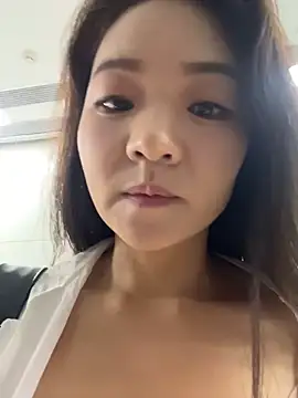 xiaochengzi505 online show from May 28, 12:41 am