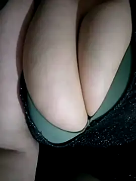 Snapshot of beauty-curvy chatting on April 30, 1:06 pm beauty-curvy online show from April 30, 1:06 pm